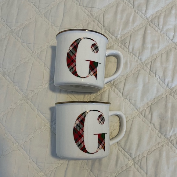 Pottery Barn Christmas “G” plaid mug with gold details, like new - Picture 2 of 5